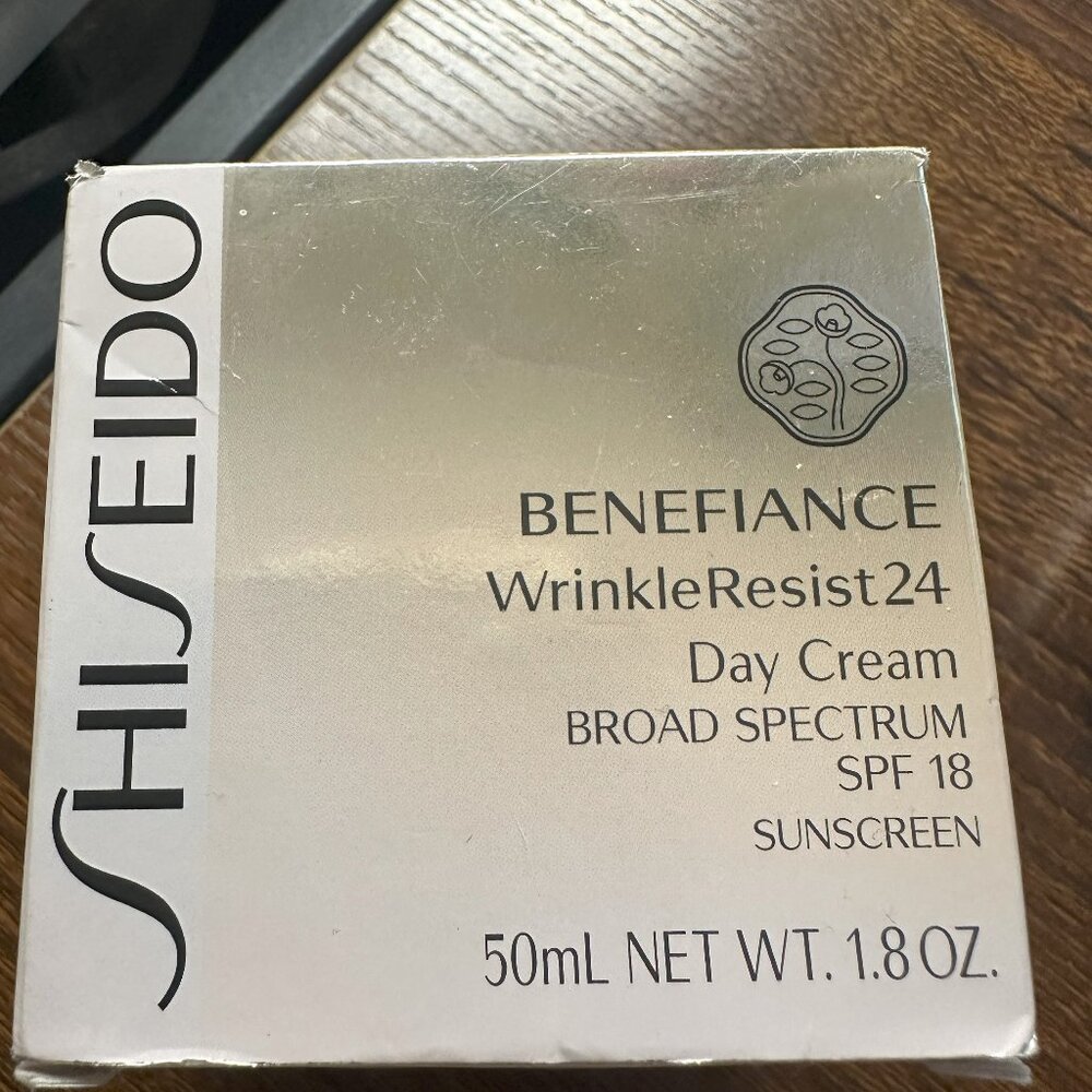 Shiseido Benefiance WrinkleResist24 Day Cream SPF 18 Sunscreen 50ml 1.8oz 1.7oz